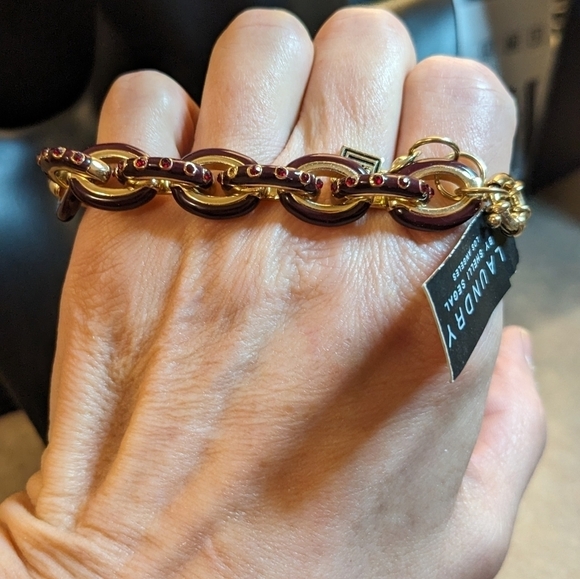 Laurndry By Shelli Segal Gold Tone and Maroon Bracelet - Picture 1 of 4
